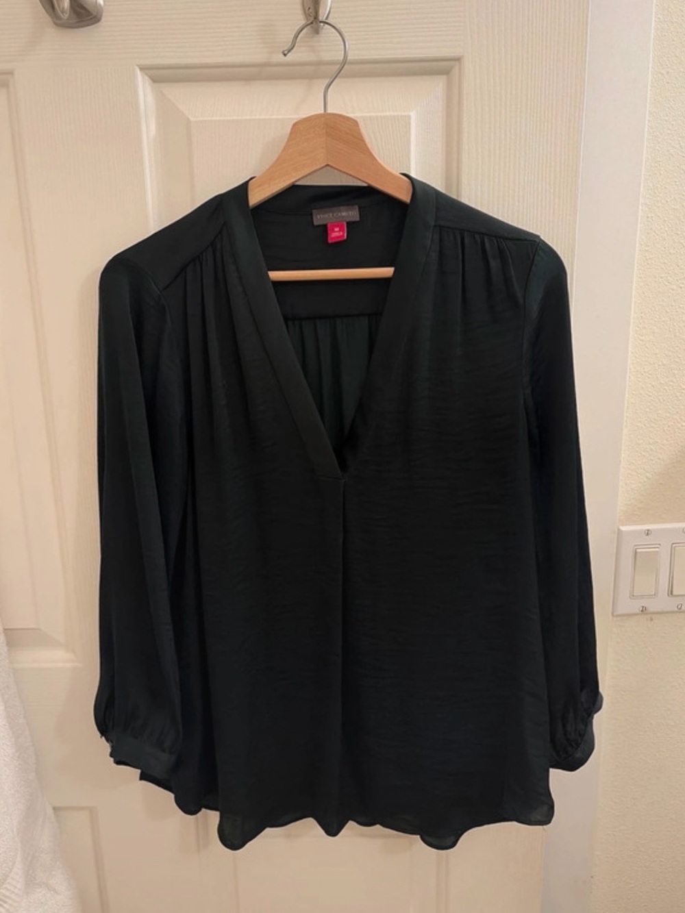 Vince Camuto Black V-Neck Long-Sleeve Blouse